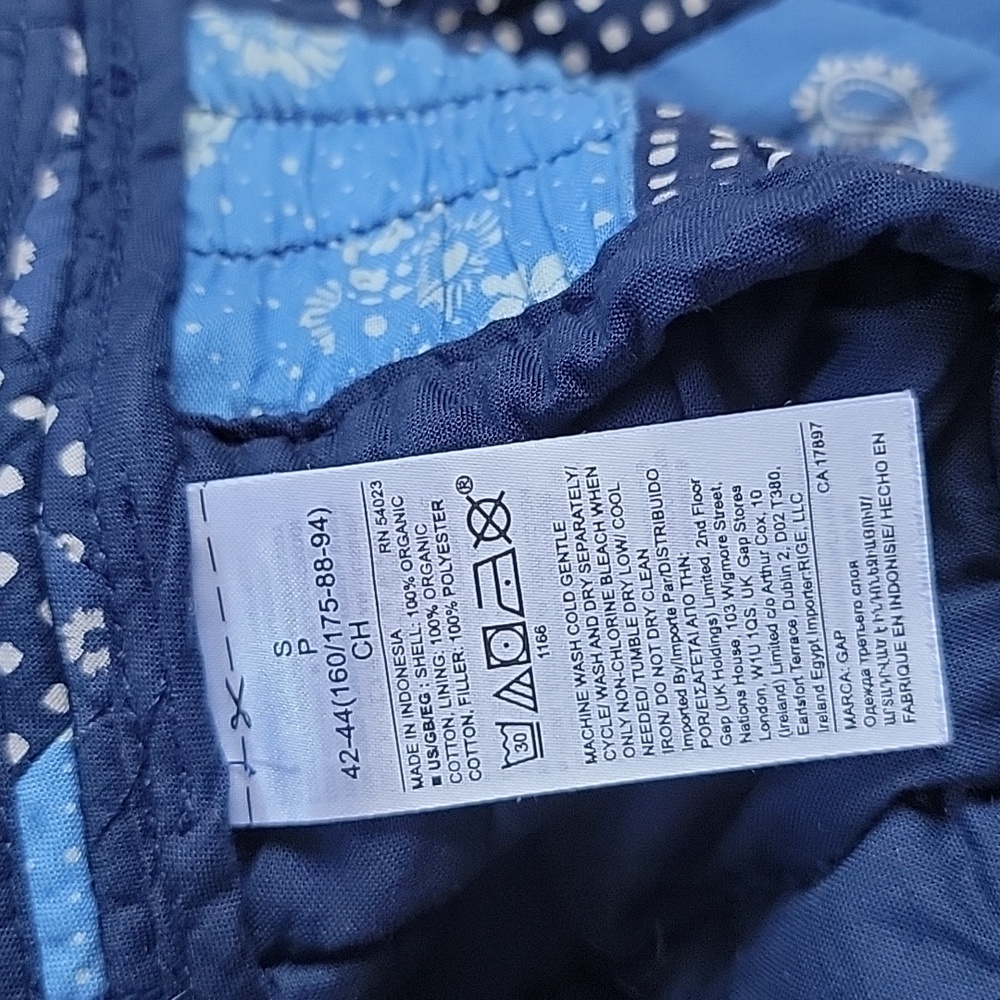 GAP Organic Cotton Bandana Print Quilt Bomber Jacket - Picture 8 of 8